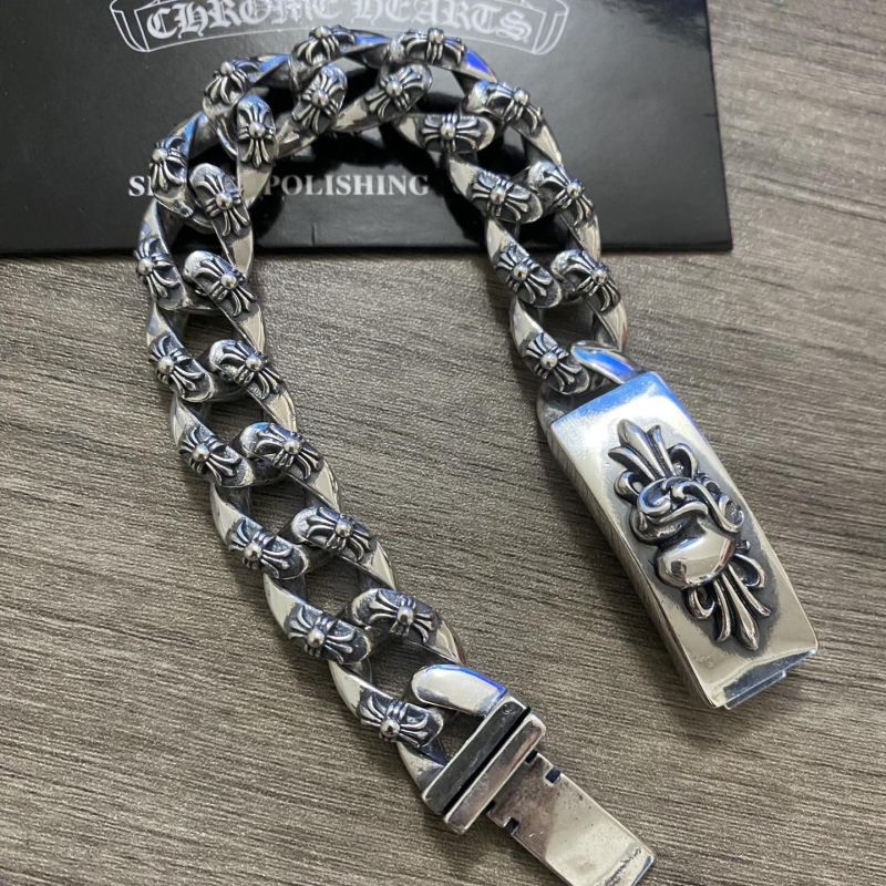 Ch**me He**ts bracelets